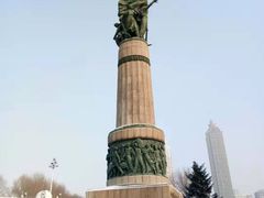 -人民防洪胜利纪念塔