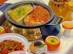 -阿瓦山寨·湘菜现炒·剁椒鱼头王(咸阳总店)