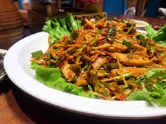 -老滇山寨•云南特色菜•地方菜•民族风情歌舞表演(金碧店)