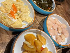 精品小菜-明洞阿姨·韩式酱蟹烤肉·创意料理(三元桥店)