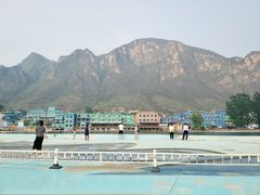 -百里峡七彩艺术小镇