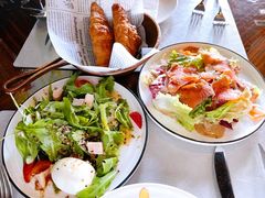 烟熏三文鱼色拉-YUE·6·西式融合餐厅(外滩六号店)