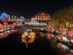 -淄博花灯齐彩城