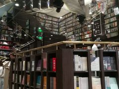 -钟书阁(群光广场店)