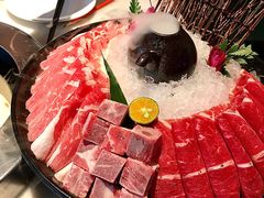 牛肉三重奏-煲宫猪肚鸡(晶品店)