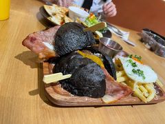 27&nbsp;牛肉汉堡-HELLO 27 意面·沙拉·帕尼尼