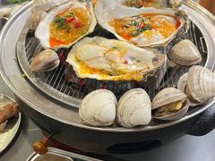 -围炉肉舍•炭烤活鳗•丹东海鲜烤肉(步行街店)