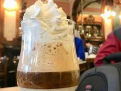-Majestic Café