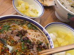 -云阿蛮云南生烫牛肉米线(奉贤路店)