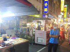 -六合夜市