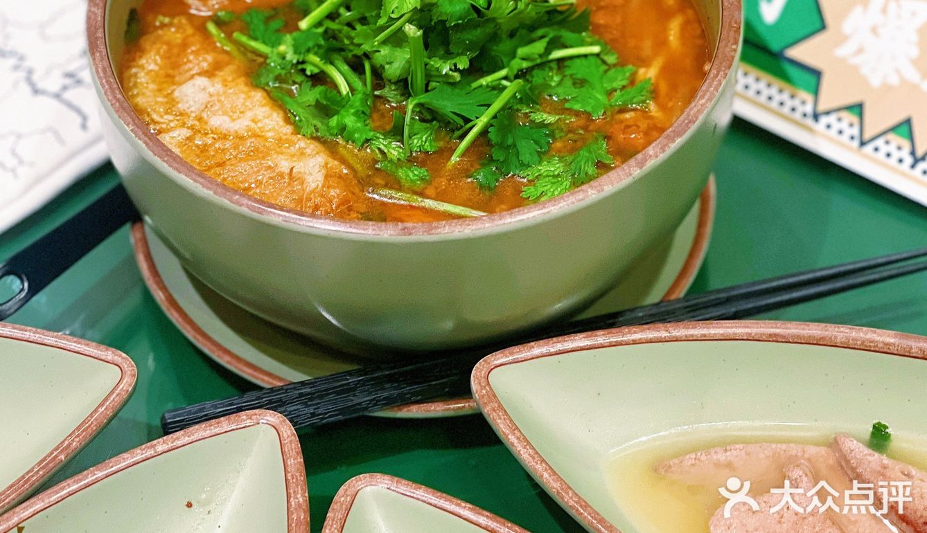 上班的动力就是去肥汁米蘭嗦米线🍜