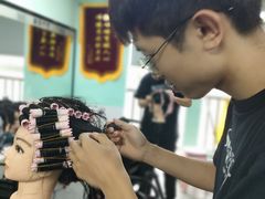 -首脑美容美发化妆美甲培训学校(长沙校区)