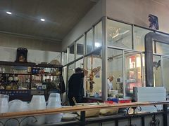 -茅屋大酒店