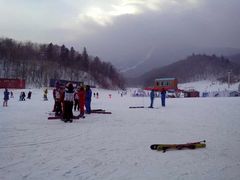 -亚布力新体委滑雪场