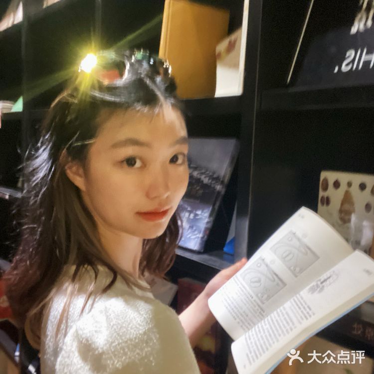 我真的不是来到了重庆洛杉矶分矶？南之山书店观景台绝美！