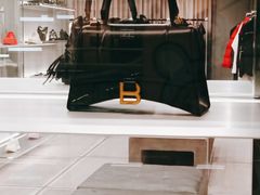 -BALENCIAGA(恒隆广场店)