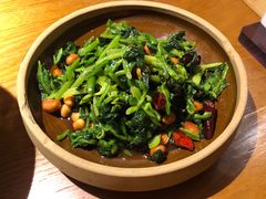 果仁菠菜-好嫂子酱猪手•农家菜(华远坊店)