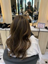 -HAIR CORNER