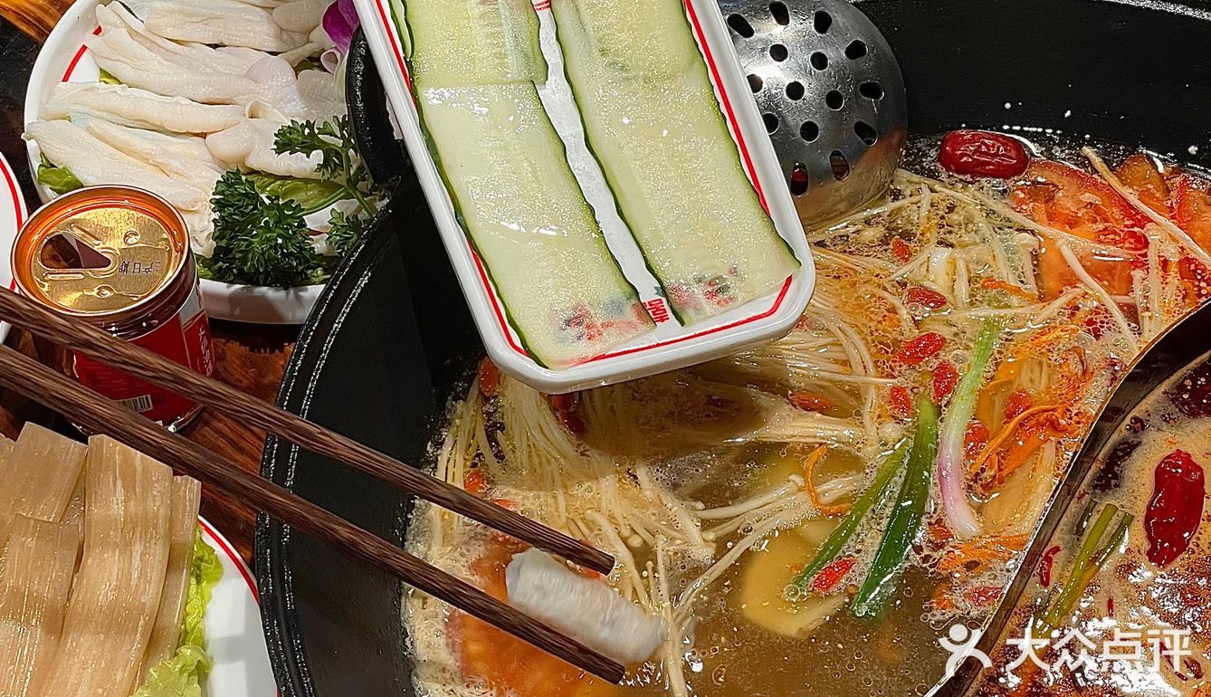 菜品新鲜好吃，鸭肠爽脆，牛肉嫩滑，脆鲷嫩滑鱼片！