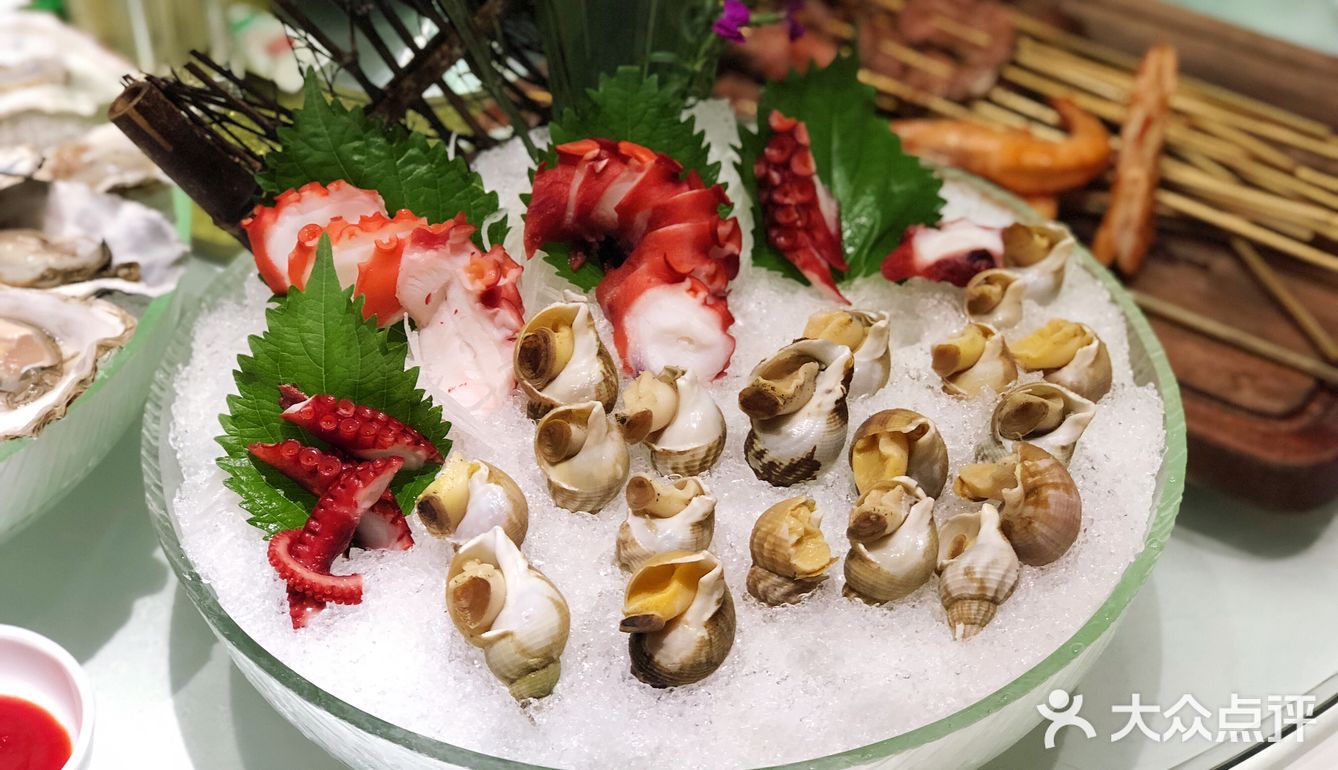 我们坐的是房间,有个姐姐专门负责招待