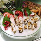 我们坐的是房间,有个姐姐专门负责招待