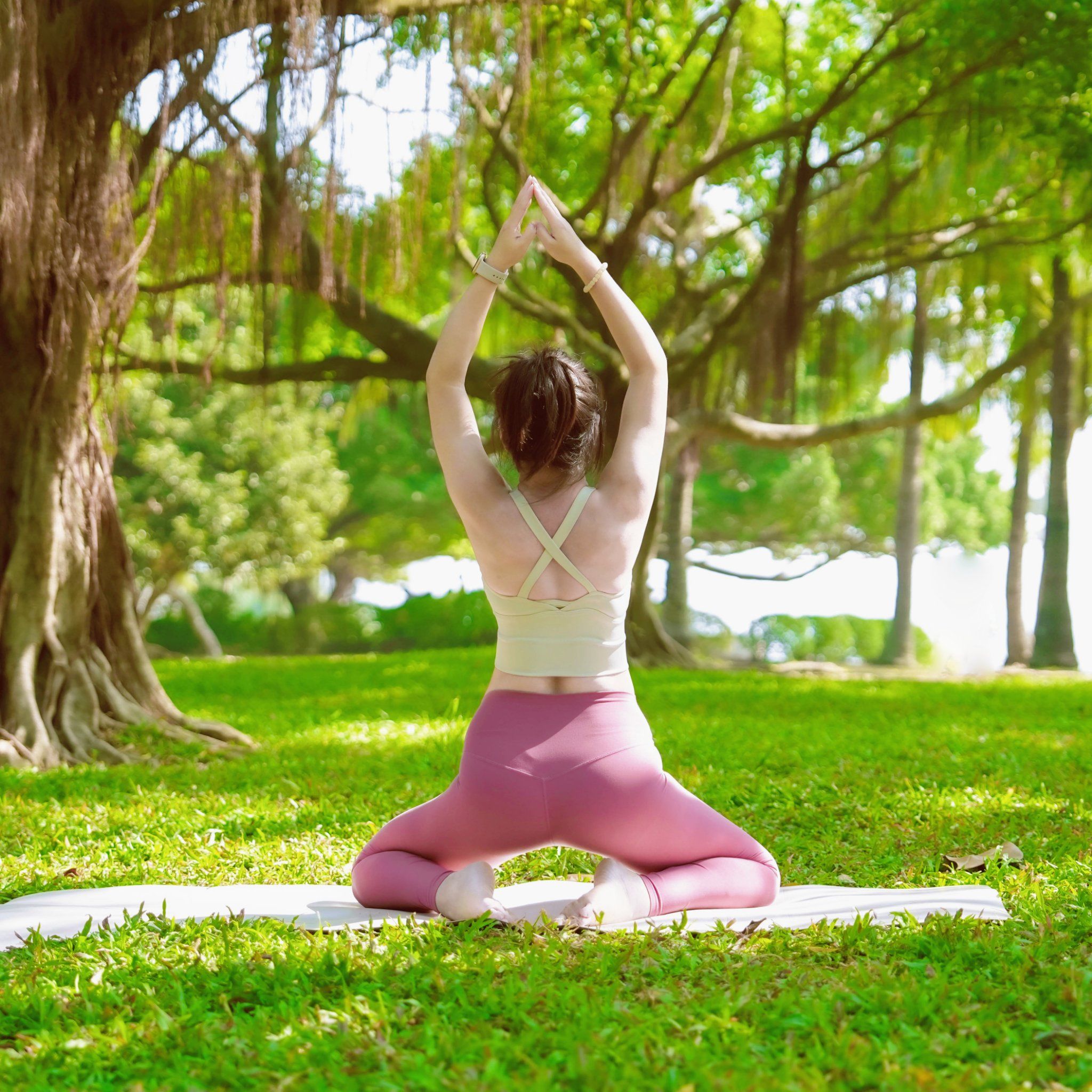 瑜伽教培周末班户外体式照