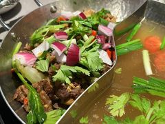 -伴山牛贵州黄牛肉火锅·苗疆非遗艺术餐厅(上海首店)