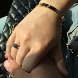 -威德钻石-克拉钻大本营(南京东路店)