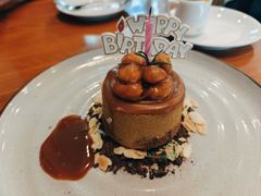 -Chom Cafe and Restaurant