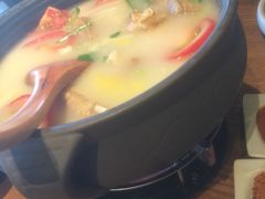 -云海肴·汽锅鸡·云南菜(天山百盛优客店)