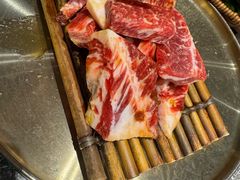 -草家酱蟹炭火烤肉店(珲春南路二店)