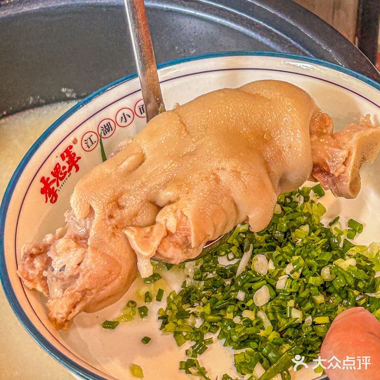 苏州的！！果然越是不起眼的小店就越好吃… 