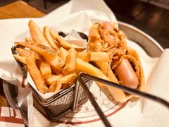 -BOURBON 玻本美式餐厅酒吧(虹桥新天地店)