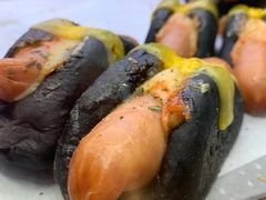 墨鱼汁脆肠包-PAPER STONE BAKERY(天环店)