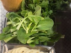 -鹿鸣山草本茶香火锅(园西路店)