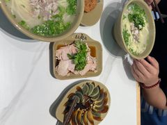 -亮亮面馆(经六路店)