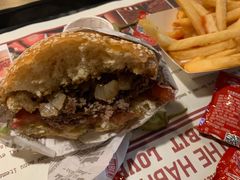 -The Habit Burger Grill 哈比特汉堡(复兴soho店)