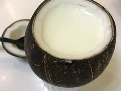 -志龙皇冠吃货椰子铺