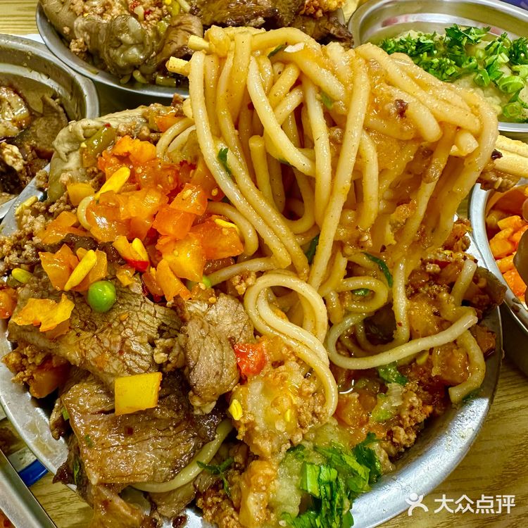 在大连！就这种不起眼的小店才好吃….