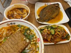 -顺溜·手工刀削面·黑金店(铜锣湾店)