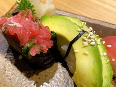 三文鱼牛油果寿司-隐泉之语日式料理(王府中环店)