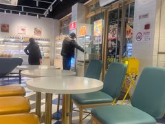 -85度C(生甜甜圈研究工坊·上海松江人民北路店)