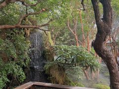 -Chom Cafe and Restaurant