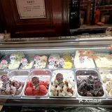 一个在小区里一个店在京客隆旁边。位置都很好找