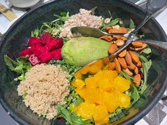 牛油果沙拉-小大董·烤鸭(观景餐厅·南京西路店)