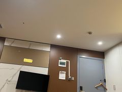 -凤凰星苑行政公寓(平湖双拥街地铁站店)