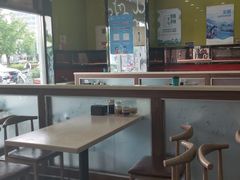 -龙记桂林米粉(财满街店)