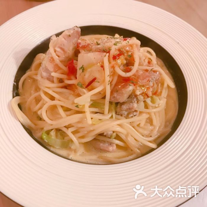 奶油蔬菜鸡肉意面