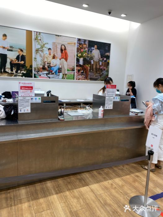 优衣库(郑州丹尼斯大卫城店)图片