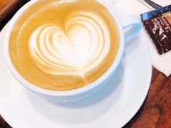 -Chom Cafe and Restaurant